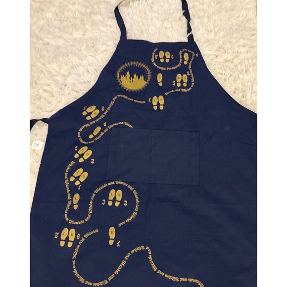 Harry Potter Baking Bundle: CookBook Pancake Molds & Candles - Picture 8 of 11